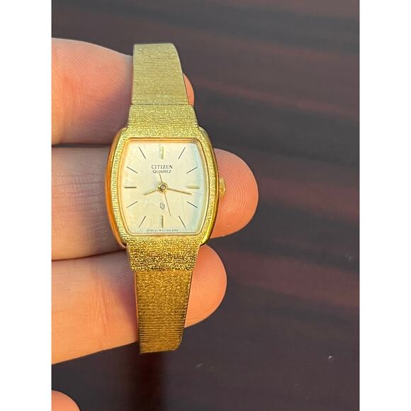 VTG Citizen Quartz Wrist Watch Gold Tone Dainty Untested - Picture 1 of 11